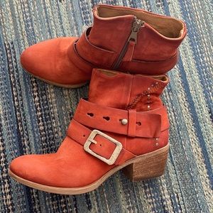 Miz Mooze Leather Boho Style Ankle Boots size 8